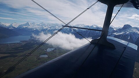 Thunersee dahinter Schreckhorn, Eiger, Mönch, Jungfrau und rechts das Stockhorn.