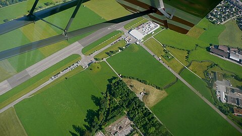 Porsche Treffen auf dem Flugplatz.