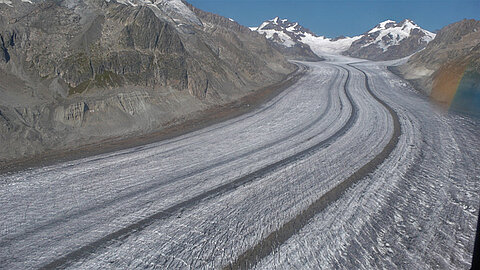 Aletschgletscher aus dem Cockpit.