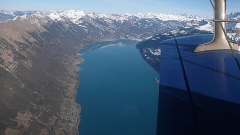 Brienzersee und die Brienzerrothornkette.