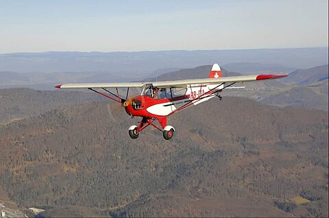 Als Überraschung dar Hansruedi nochmals mit dem Piper HB-OIA fliegen.