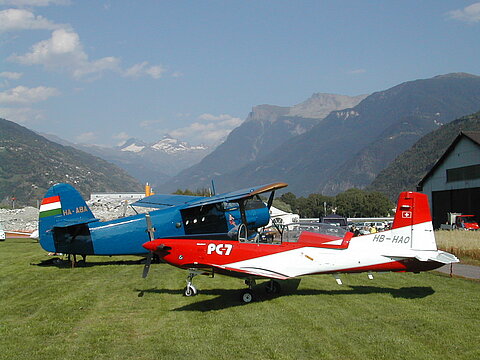 Flugzeuge in Raron.