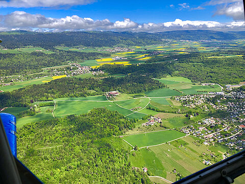 Hochebene über dem Neuenburgersee.