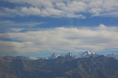 Blick zurück auf Eiger, Mönch und Jungfrau.