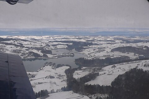 Von Grenchen bis zum Lac de Gruyère muss unter der Wolckendecke geflogen werden.