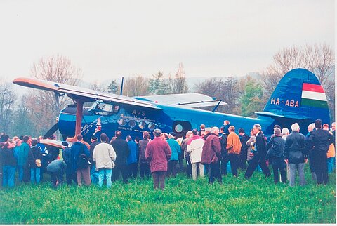 So viel Leute hat noch nie eine An-2 angezogen.