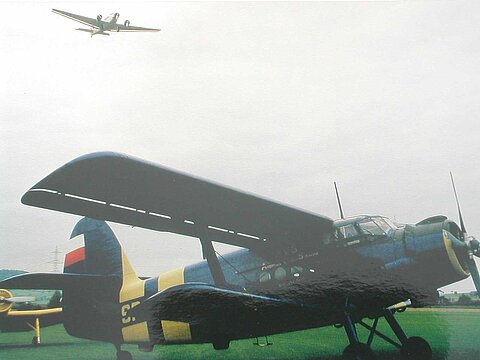 Grosmutter Ju-52 und Tante AN-2.