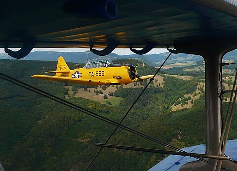 Von Grenchen begleitet uns die T-6.