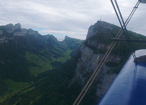 Niederhorn dahinter Justistal.
