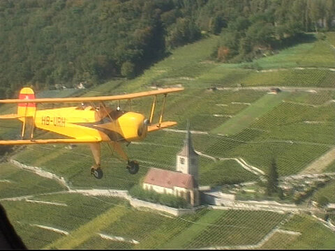 Vorbei am Ligerzkirchlein.