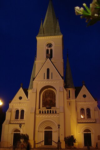 Kaposvár bei night.