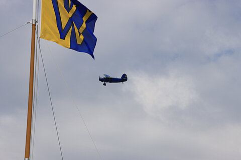 Die Antonov vom Raddampfer.