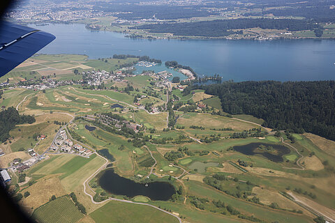 Obersee in Anflug auf Wangen-Lachen.