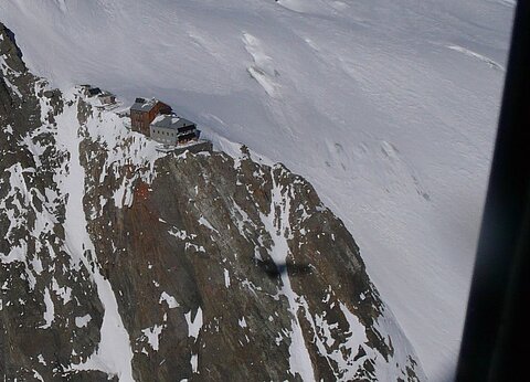 Lötschenlücke die SAC-Hütte.