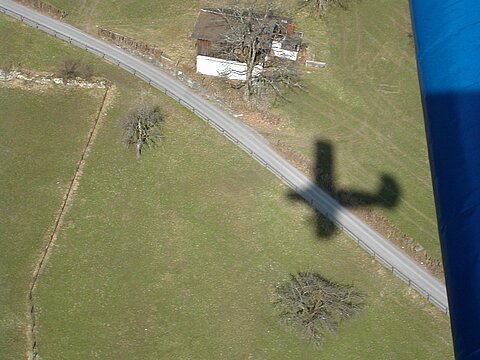 AN-2 wirft ihren Schatten voraus.