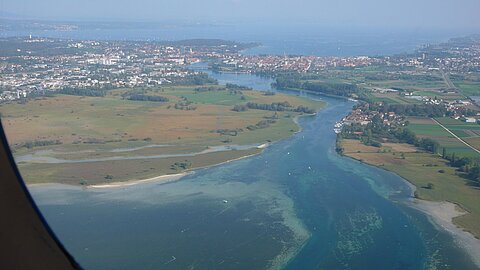 Wasserfahrstrasse im seichten Gewässer vom Bodensee.