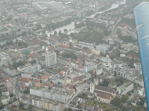 Stadt Aarau wird überflogen.