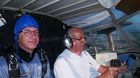 Auch die Springer interessieren sich für das Cockpit der An-2.