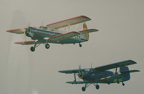 Die rumänische An-2 wurde mit 3 Besatzungsmitglieder geflogen.