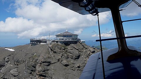 Vorbei an der Bergstation Schilthorn.