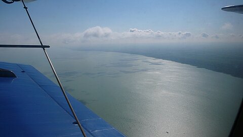 Das schönste Wetter über dem Balatonsee.