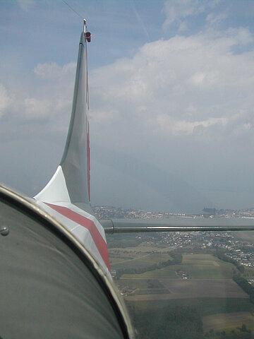 Schweizer Boden unter dem Stinson, Juni 2006.