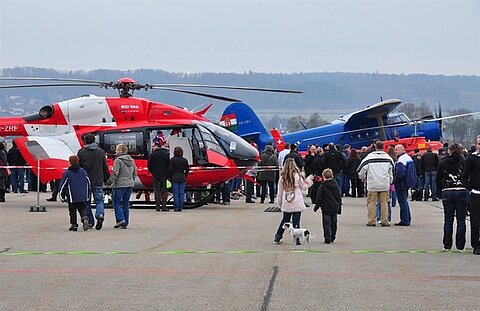 Zuschauer anlässlich vom Heli-Event in Grenchen.