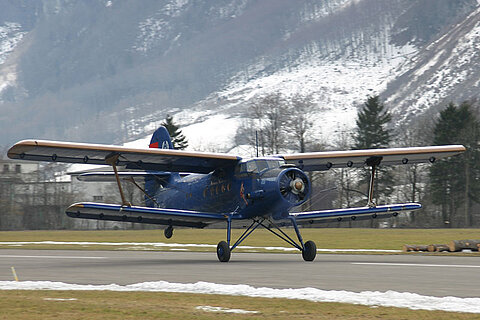 Nach einer Anrollstecke von ca. 350Meter hebt das Flugzeug ab.