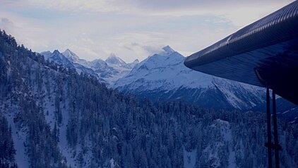 Im Steigflug kommt das Matterhorn zum Vorschein.