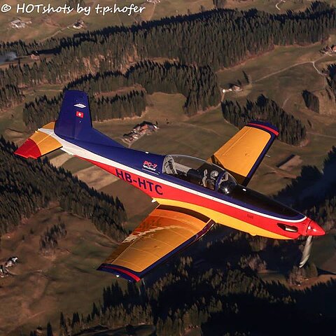 Pilatus PC-7 kommt noch zur Verabschiedung vorbei.