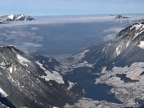 Links Pilatus und rechts die Rigi und Stanserhorn.
