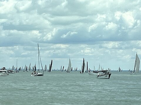 56. Segelregatta auf dem Balatonsee. 510 Teilnehmerboote. Älteste Segelragatta Europas.