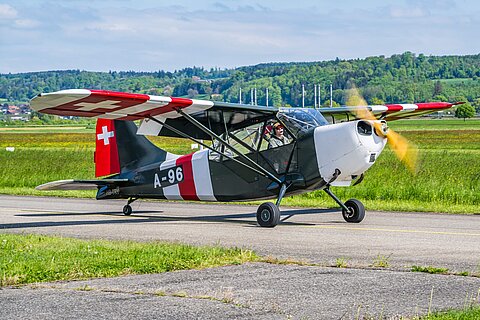 Stinson zurück in Grenchen.