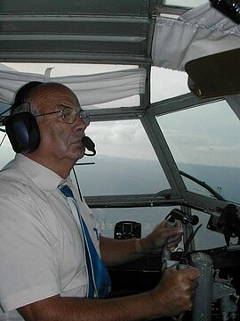 #36_Ausflug nach Ecuvillens 5.10.02, Organisator machte vor 25 Jahren den Erstabsprung