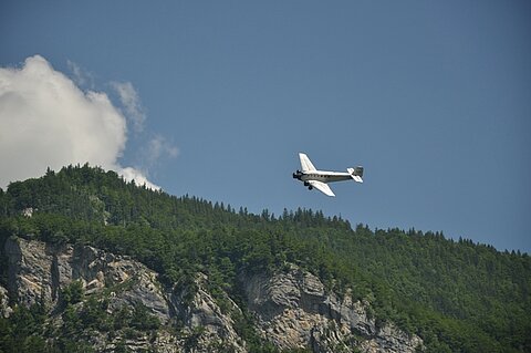 Flugzeuge treffen ein die Junkers Ju-52 ...