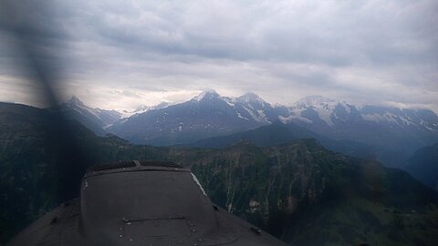 Vor uns Schreckhorn, Eiger, Mönch und Jungfrau.