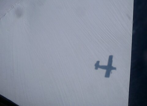 In Formation unser Schatten.