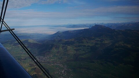 Bildmitte der Säntis, rechts Glärnisch und vorne der Pilatus.