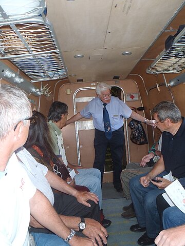 Instruktionen vor dem Flug.