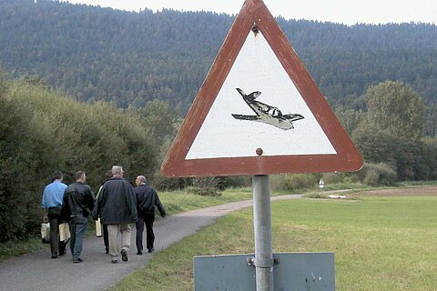 Rückmarsch zum Flugplatz.