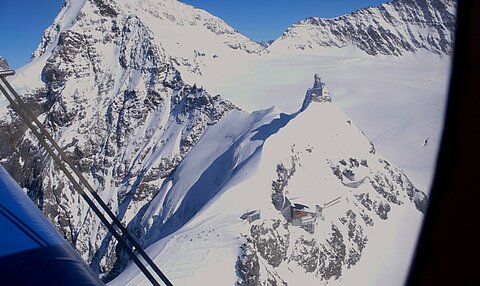 Wir überqueren das auf 3454m.ü.M. gelegene Jungfraujoch.