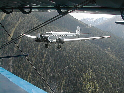 In Formation mit der Ju-52.