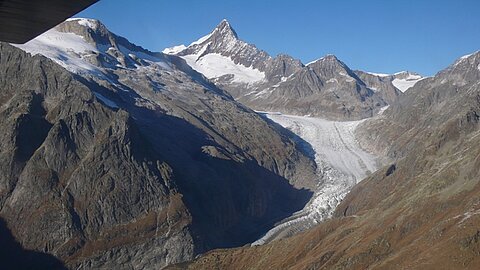 Fieschergletscher mit Finsterarhorn.