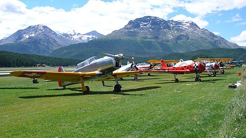 Trainingsflugzeug aus West und Ost, Pilatus P-2 und Jak 52.