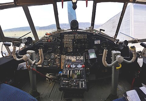 Das Cockpit ist wieder leer.
