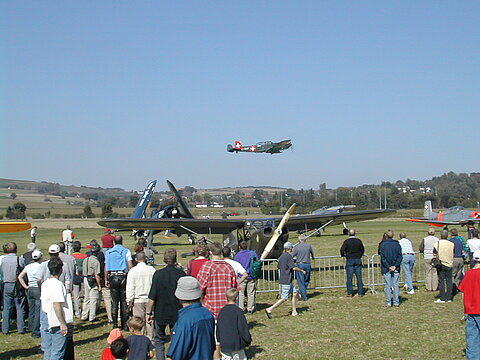 Viele Kriegsflugzeuge waren zu Gast.