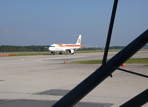 Doch noch ein Ziefilflugzeug ein Airbus ist zu sehen.