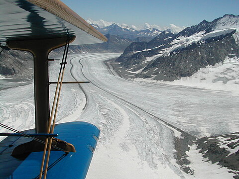 Über dem Gletscher wird gewendet um ...