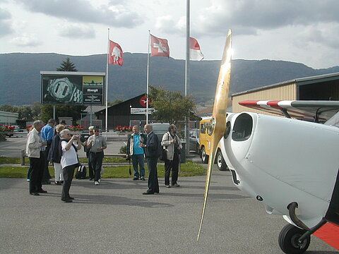 Im neuen Glanz wird der L-5 bestaunt.