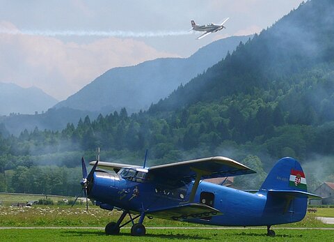 P-3 und An-2.